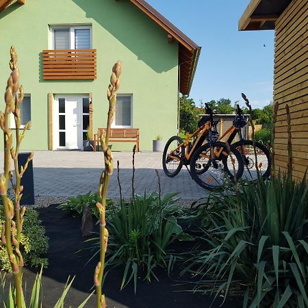 Holiday Home Znojmo W/ Wellness & Wine מראה חיצוני תמונה