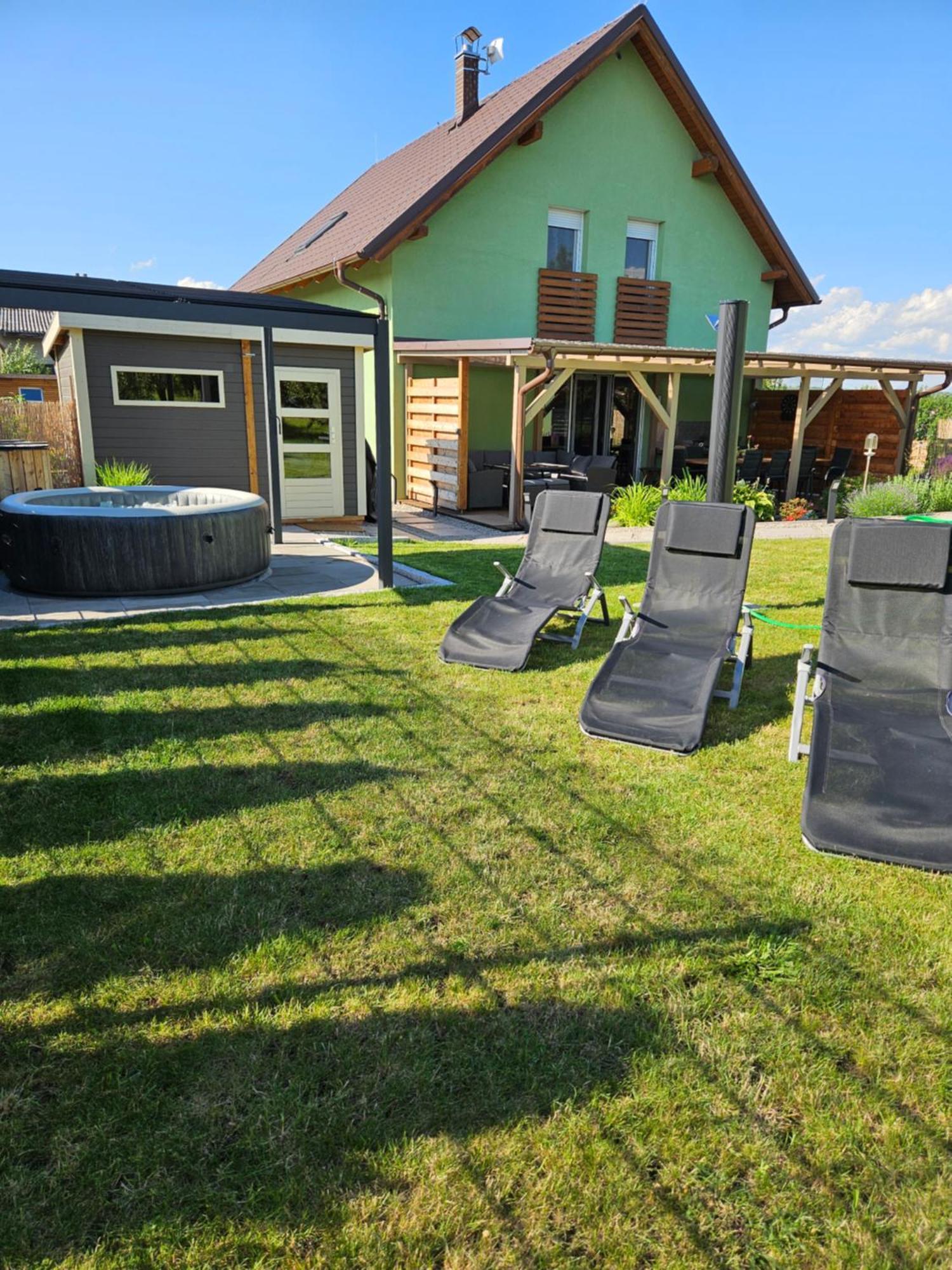 Holiday Home Znojmo W/ Wellness & Wine מראה חיצוני תמונה